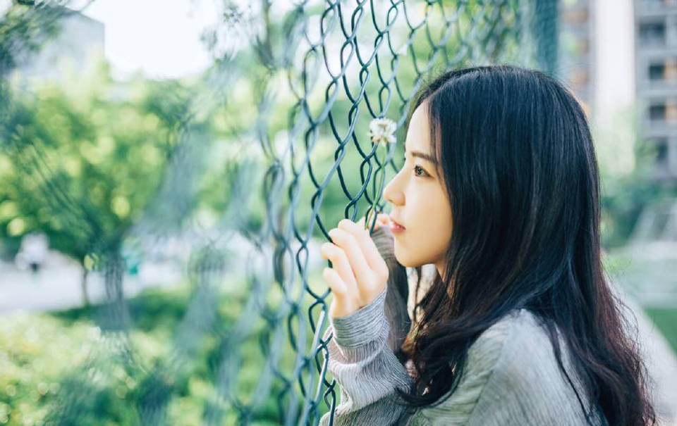 杀刘璋的声音越来越强烈，以张松为首的益州世家数次在刺史府前请命，最终还是将不想掺和此事的庞统给扯进来了。